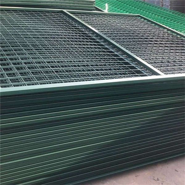 墨綠色邊框護欄 圈地圍欄網(wǎng) 綠色浸塑鐵絲護欄網(wǎng)