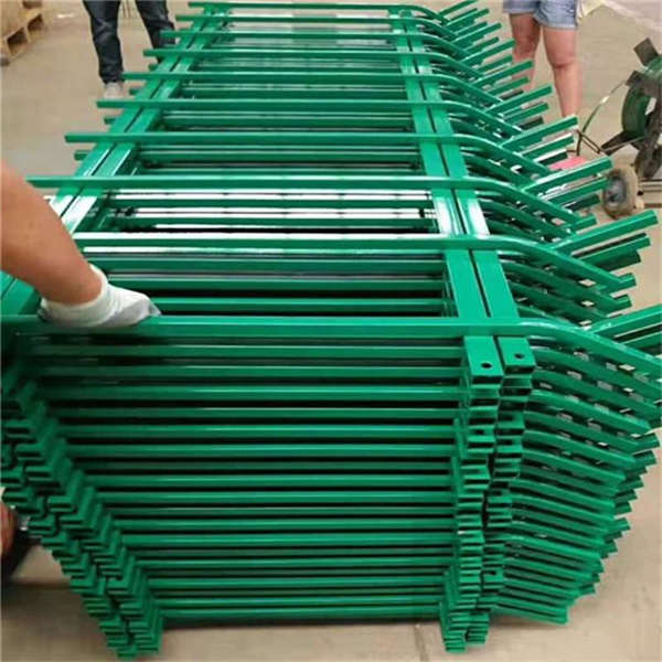 小區(qū)草坪圍欄 折彎草坪護(hù)欄廠家直銷