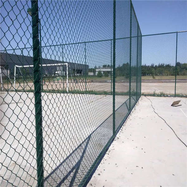 排球場地鋼絲網(wǎng) 足球場圍欄網(wǎng) 泓宸輝高爾夫球場球地護(hù)欄