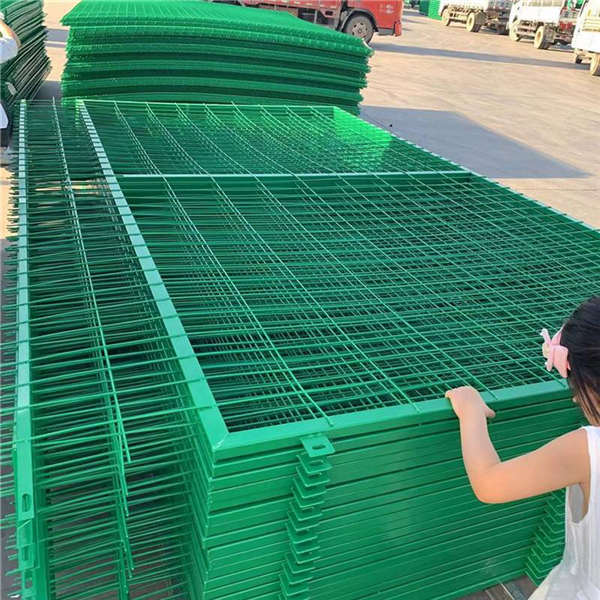 鐵路框架防護(hù)欄柵 沿線防護(hù)網(wǎng) 1.8米外側(cè)高速護(hù)欄網(wǎng)